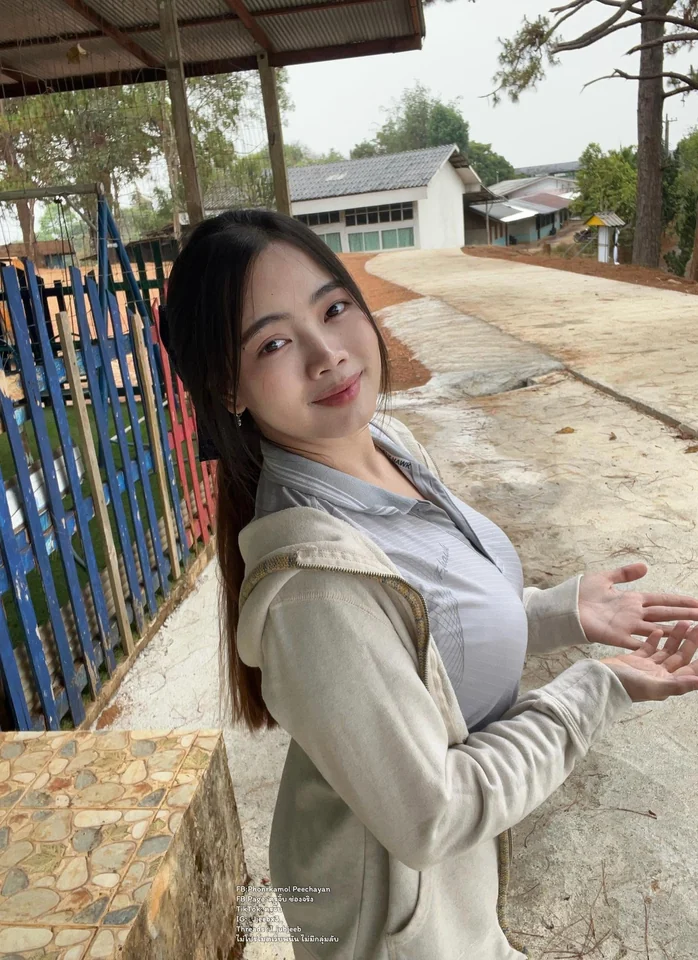 ครูจิ๊บ นางแบบสาว